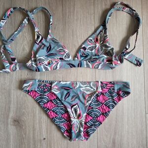Billabong Floral Reversible Bikini XS